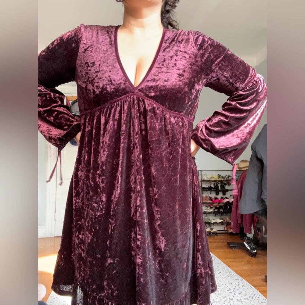 Chelsea & Violet Burgundy Long Sleeve Velvet Dress